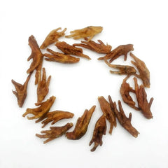 Dehydrated small split chicken feet – crunchy dog treats in smaller pieces for easy feeding